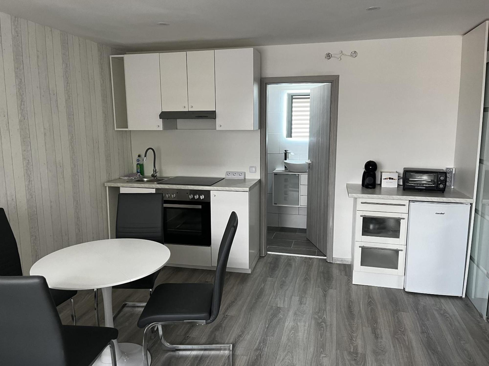 Messe-hotelzimmer-einzimmerappartement Apartment *